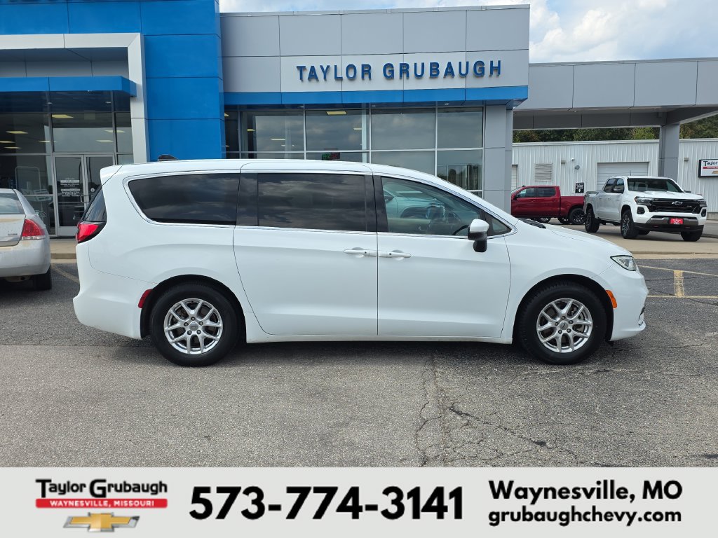 Used 2023 Chrysler Pacifica Touring-L