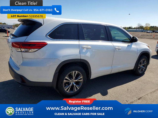 Used 2017 Toyota Highlander AWD V6 image 4