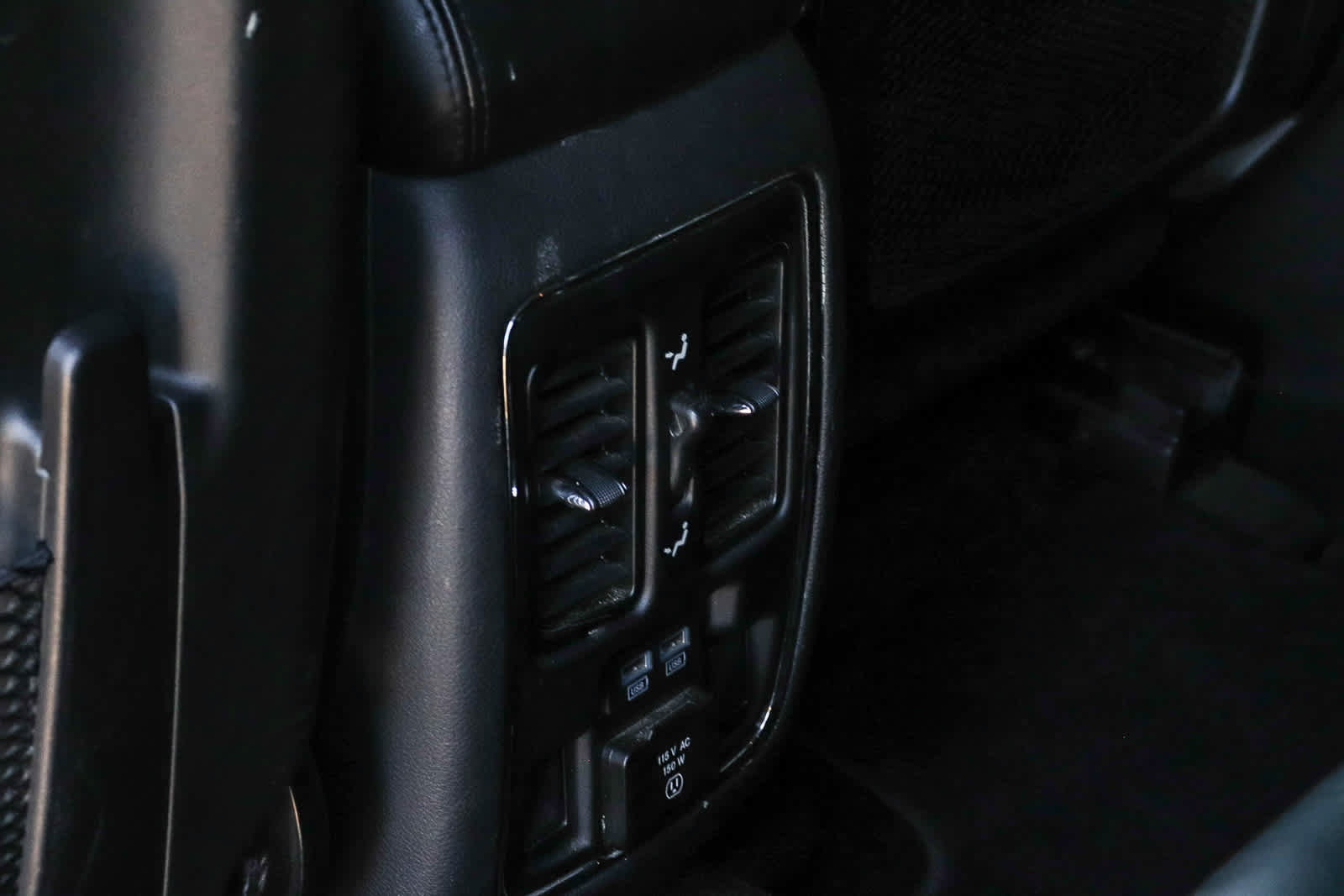 Used 2019 Jeep Grand Cherokee Limited RWD image 19