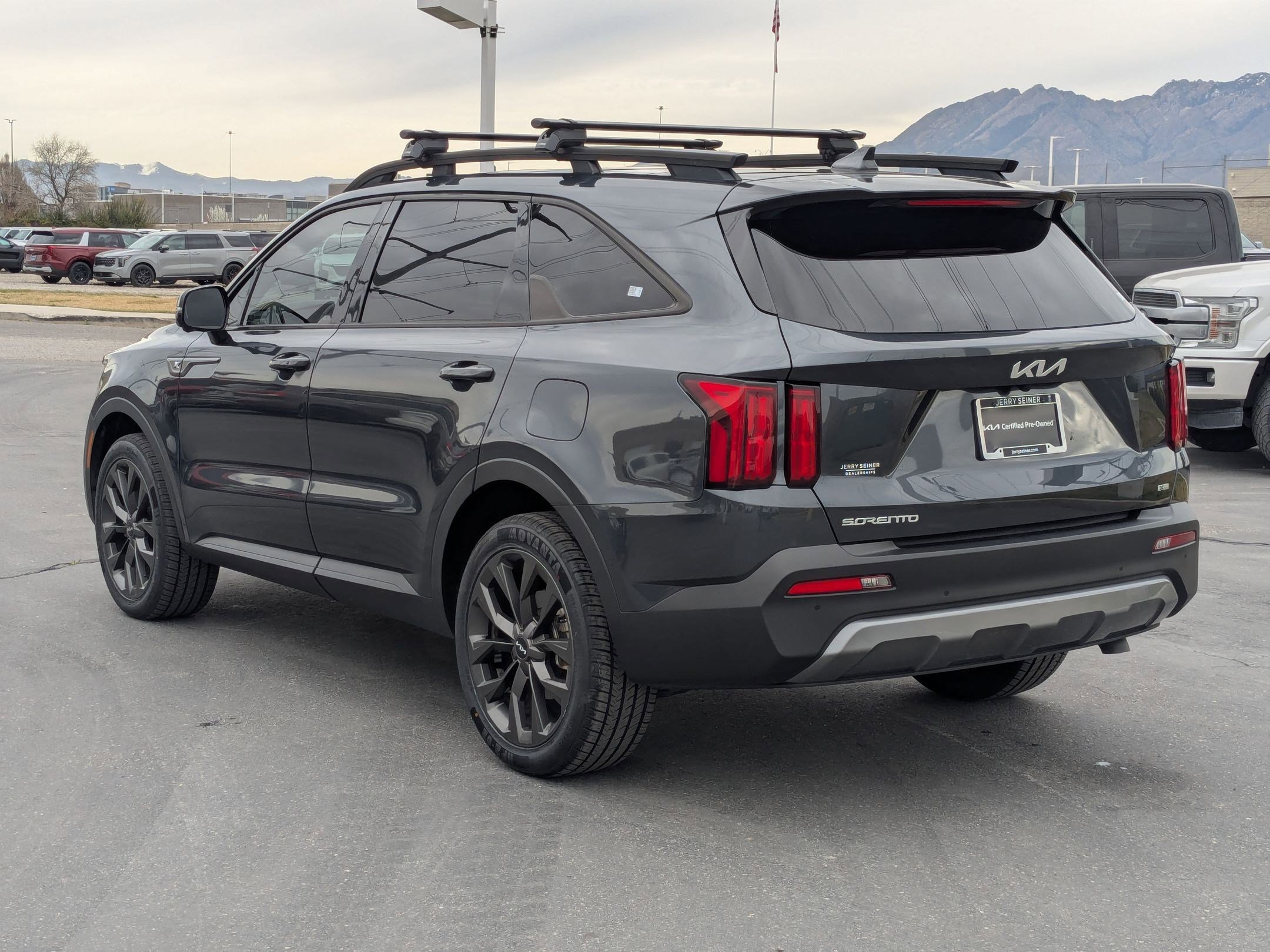 Certified 2023 Kia Sorento SX Prestige AWD/4WD image 3