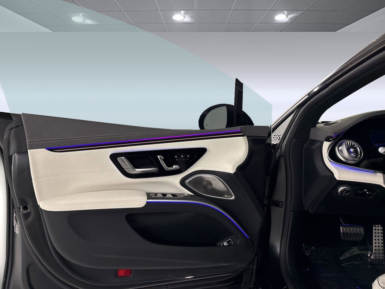 Certified 2024 Mercedes-Benz EQS AMG 4MATIC image 20