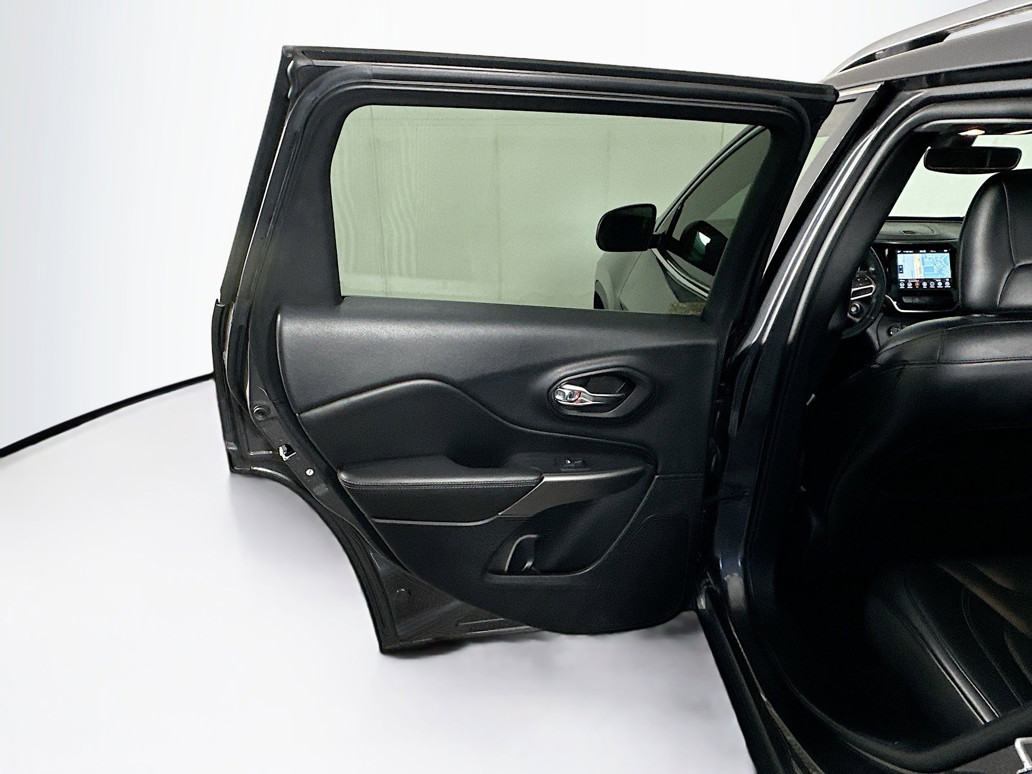 Used 2019 Jeep Cherokee Limited image 26