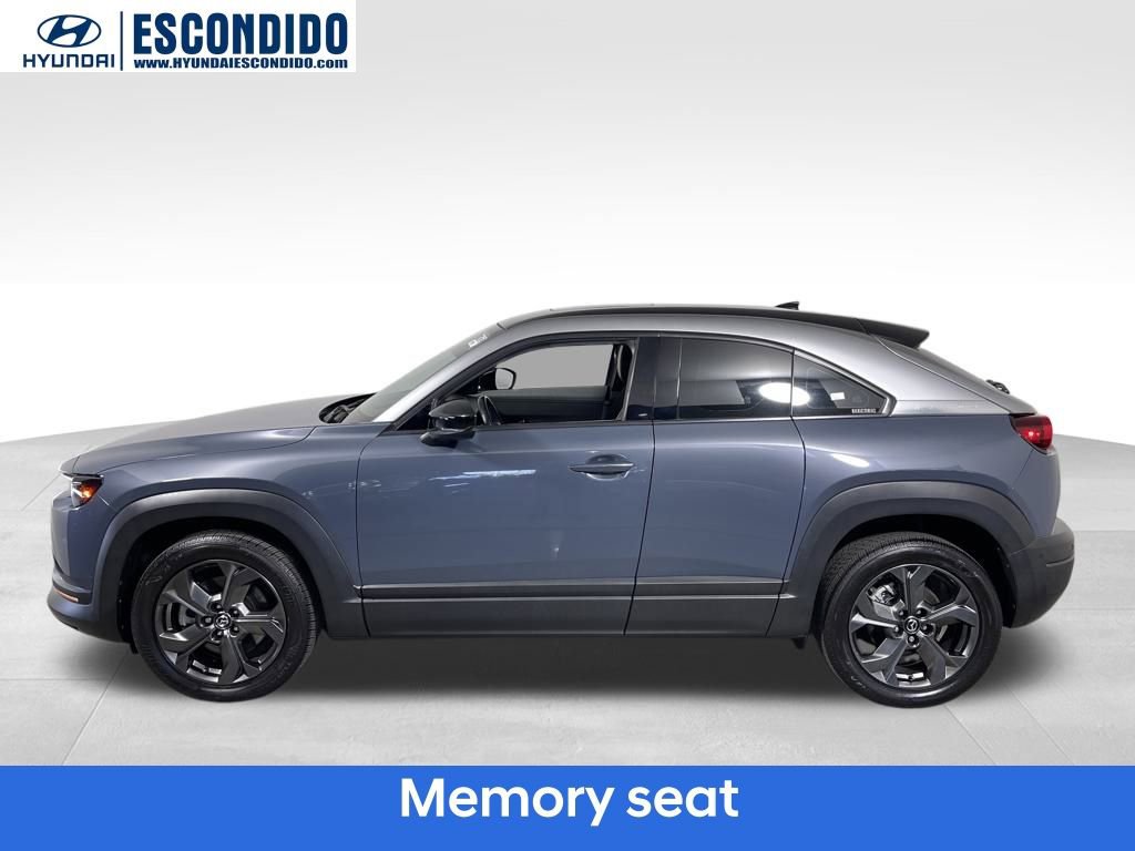 Used 2022 MAZDA MX-30 Electric w/ Premium Plus Pkg image 2