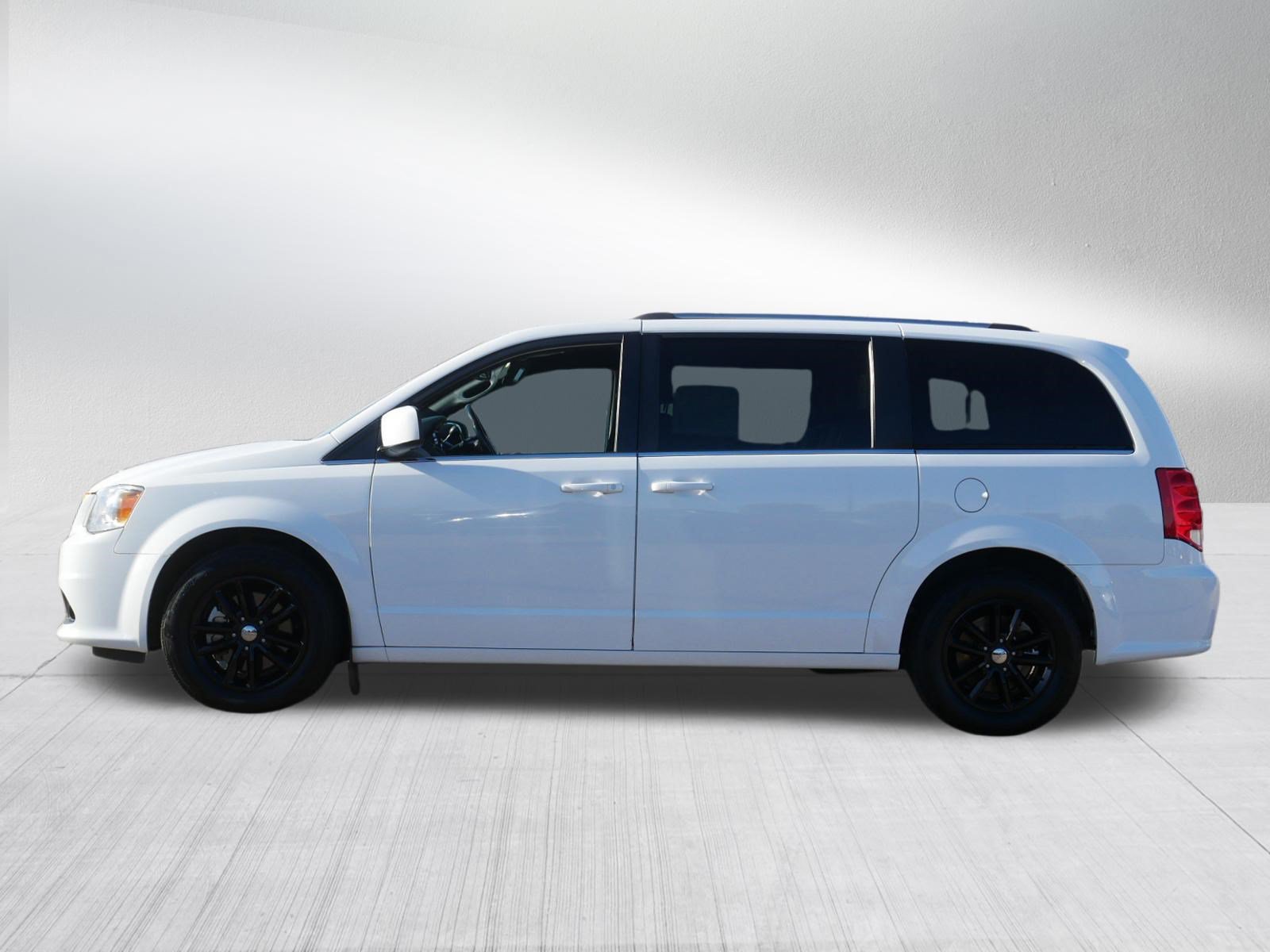 Used 2020 Dodge Grand Caravan SXT FWD image 4