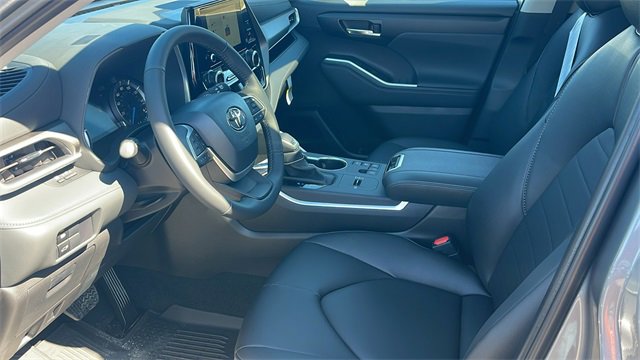 New 2026 Toyota Highlander XLE image 27