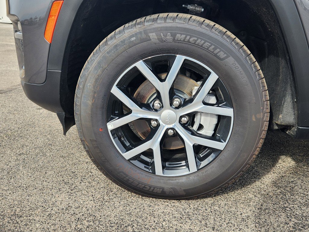 Used 2025 Jeep Grand Cherokee Limited w/ Trailer Tow Package image 9