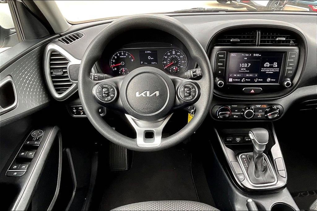 Used 2022 Kia Soul LX w/ Technology Package FWD image 5