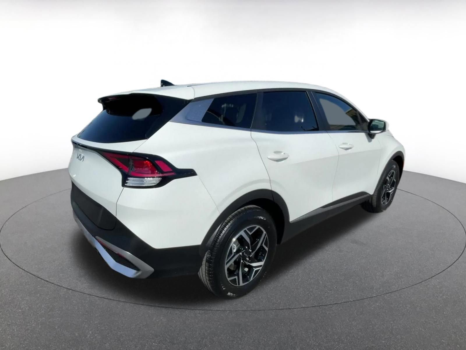 Used 2025 Kia Sportage LX image 15