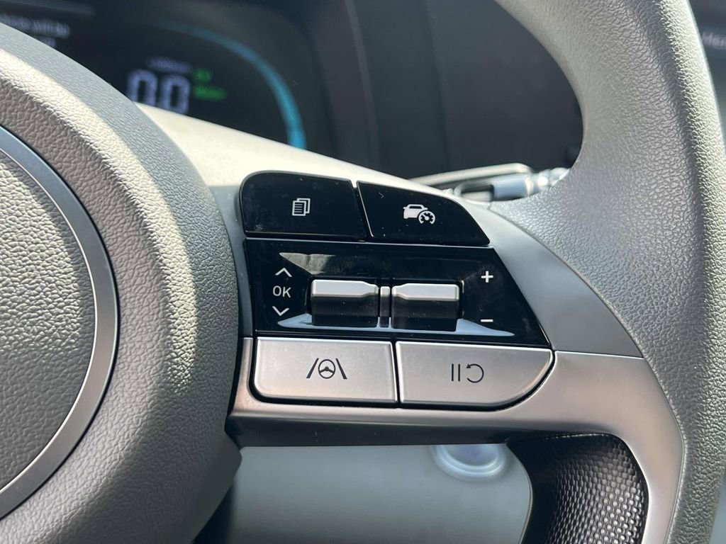 Certified 2025 Hyundai Elantra Hybrid FWD image 22