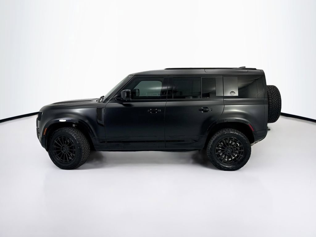 Certified 2023 Land Rover Defender 110 X-Dynamic SE image 8