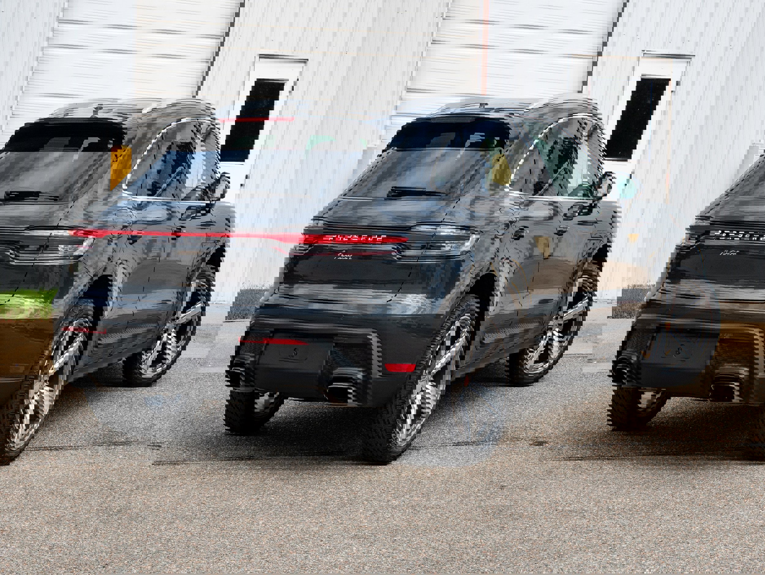 Used 2024 Porsche Macan image 7