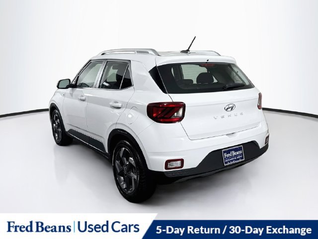Certified 2026 Hyundai Venue SEL FWD image 9
