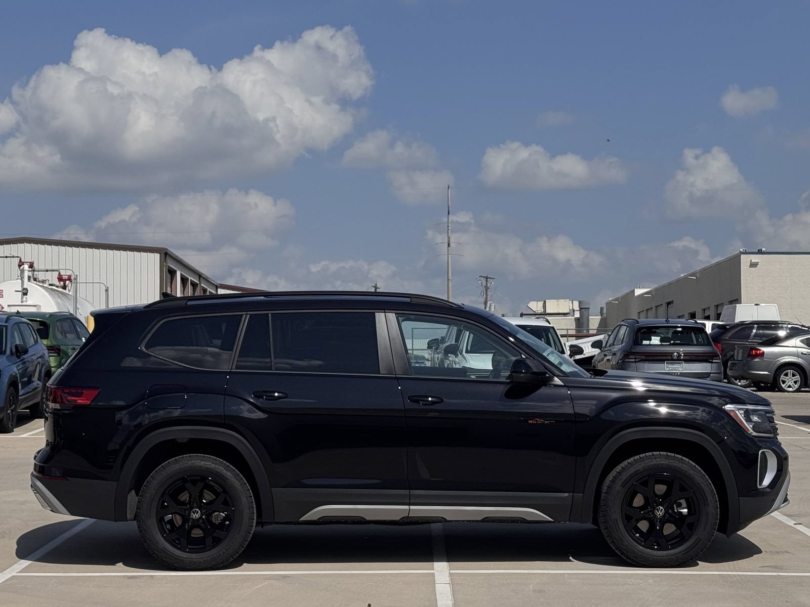 New 2026 Volkswagen Atlas Peak Edition AWD/4WD image 4