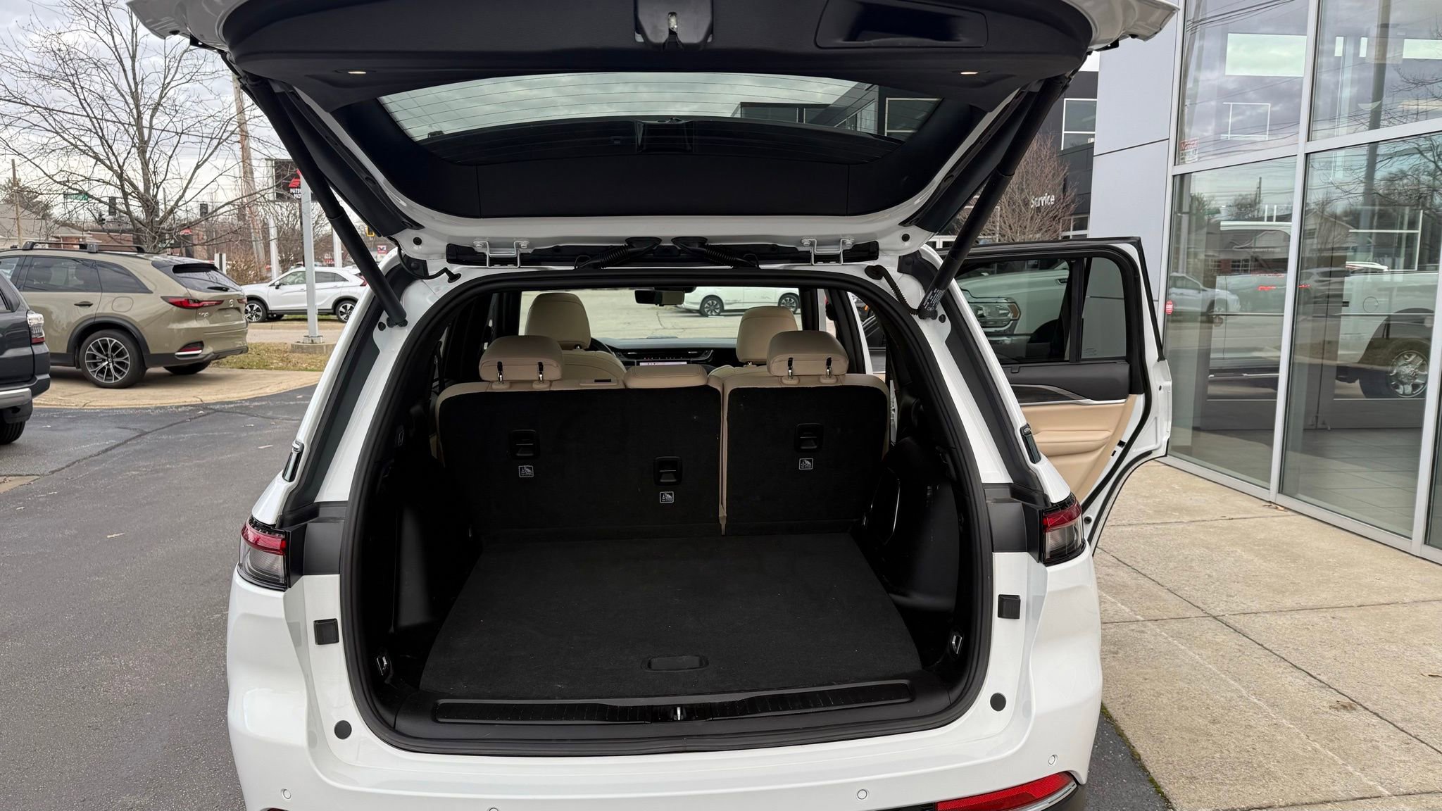 Used 2022 Jeep Grand Cherokee Limited 4xe w/ Luxury Tech Group II image 17