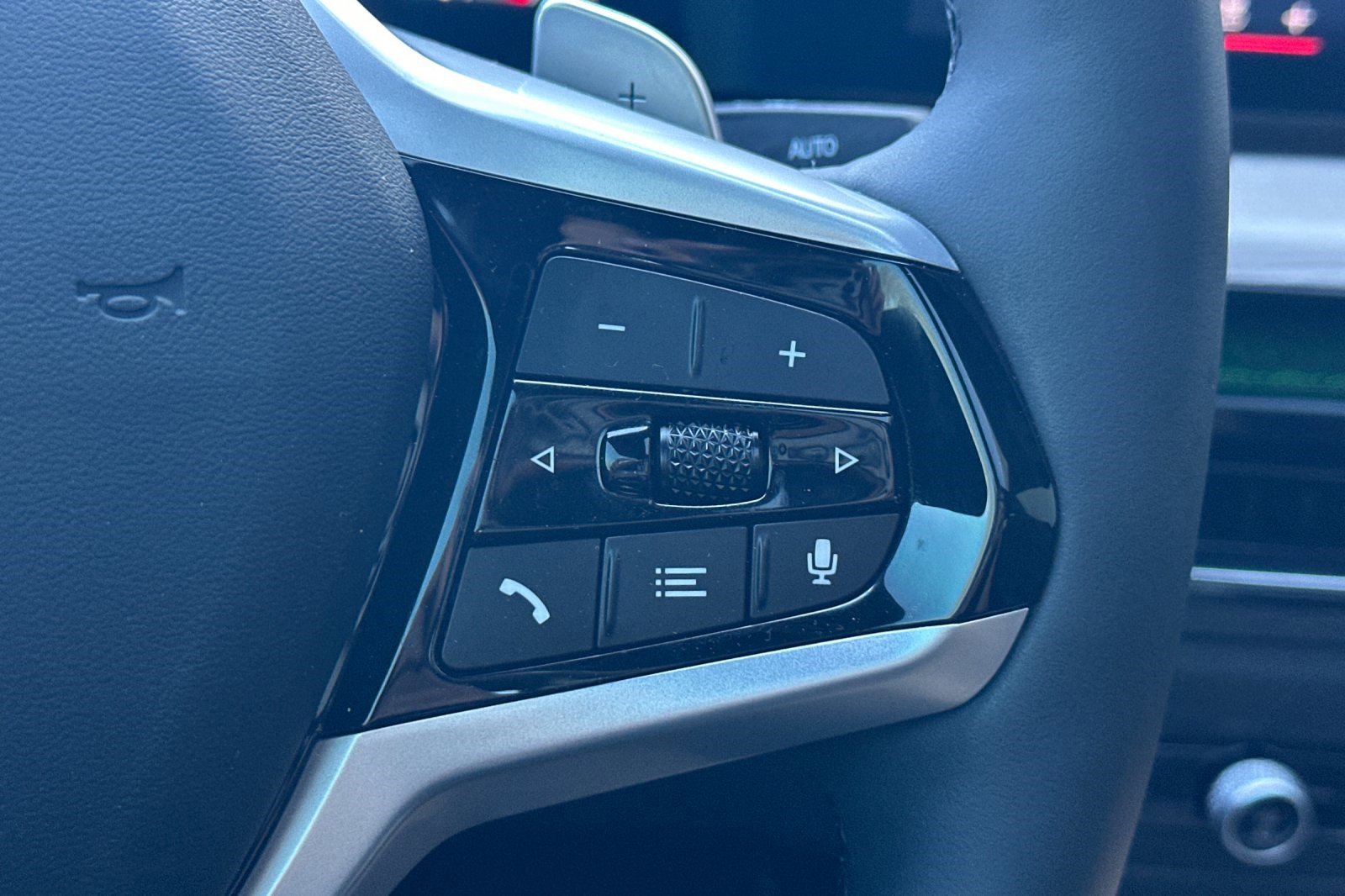 Certified 2025 BMW 230i Coupe w/ Convenience Package image 31