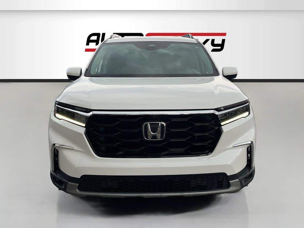 Used 2025 Honda Pilot Elite image 2