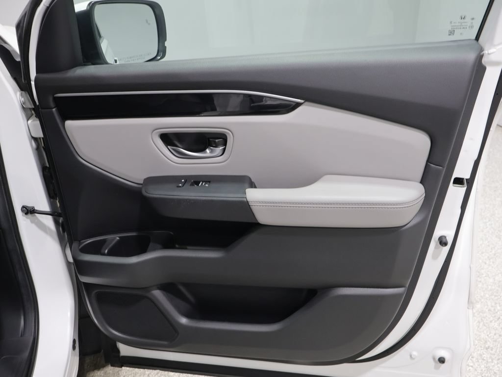 Used 2025 Honda Pilot Touring image 23