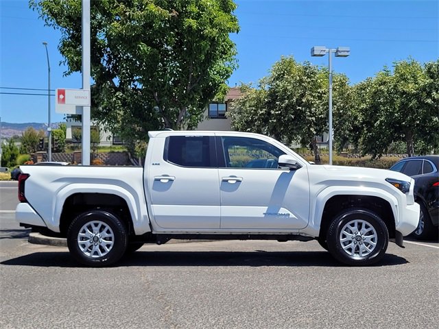 Certified 2024 Toyota Tacoma SR5 image 5