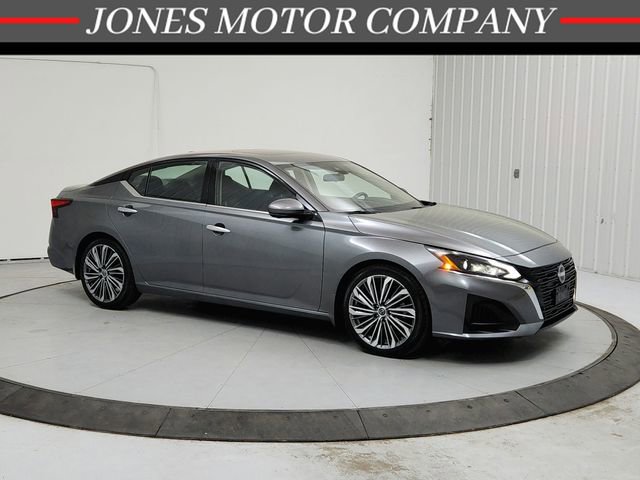 Used 2023 Nissan Altima 2.5 SL image 1