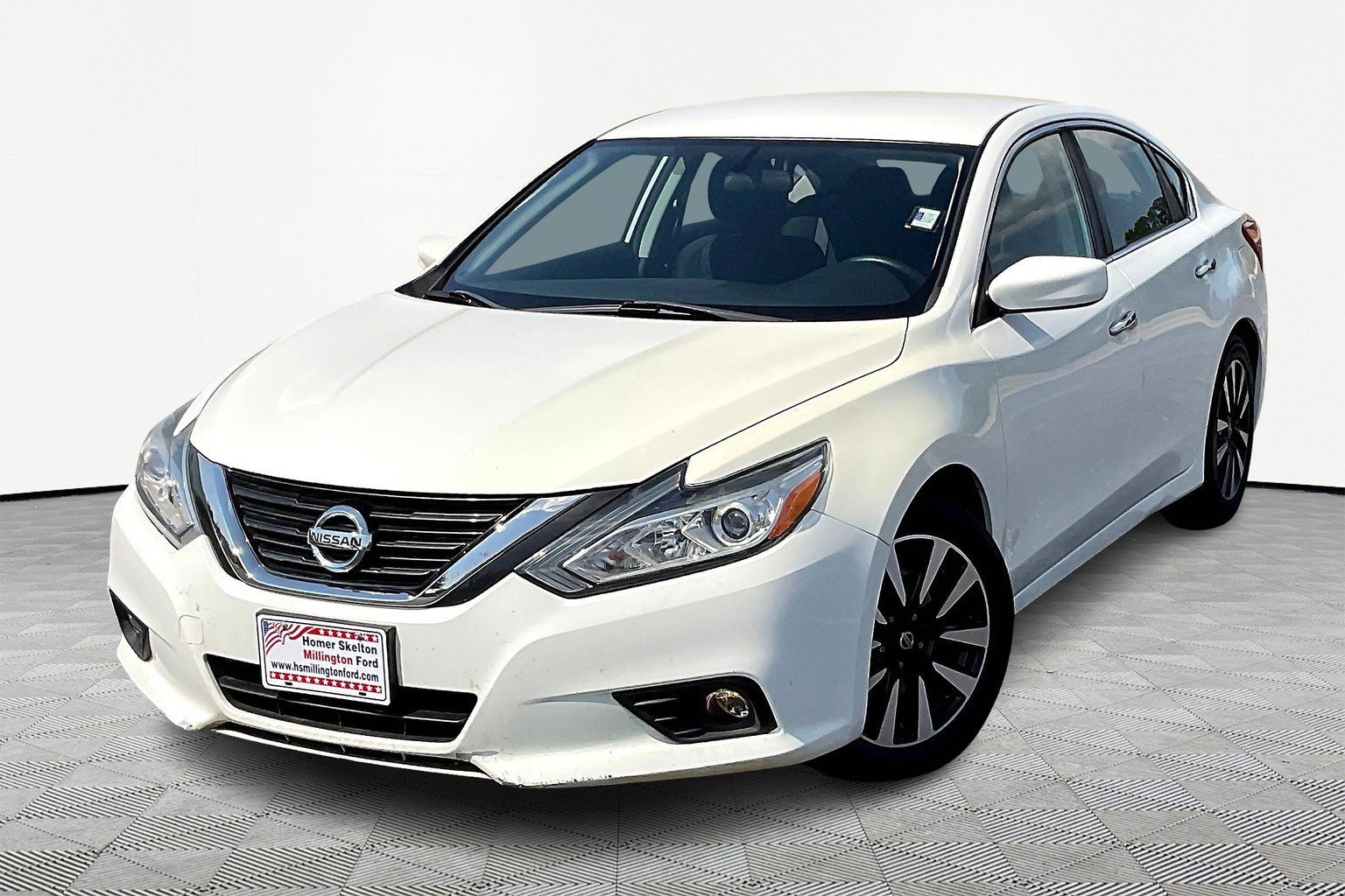 Used 2018 Nissan Altima 2.5 SV image 2