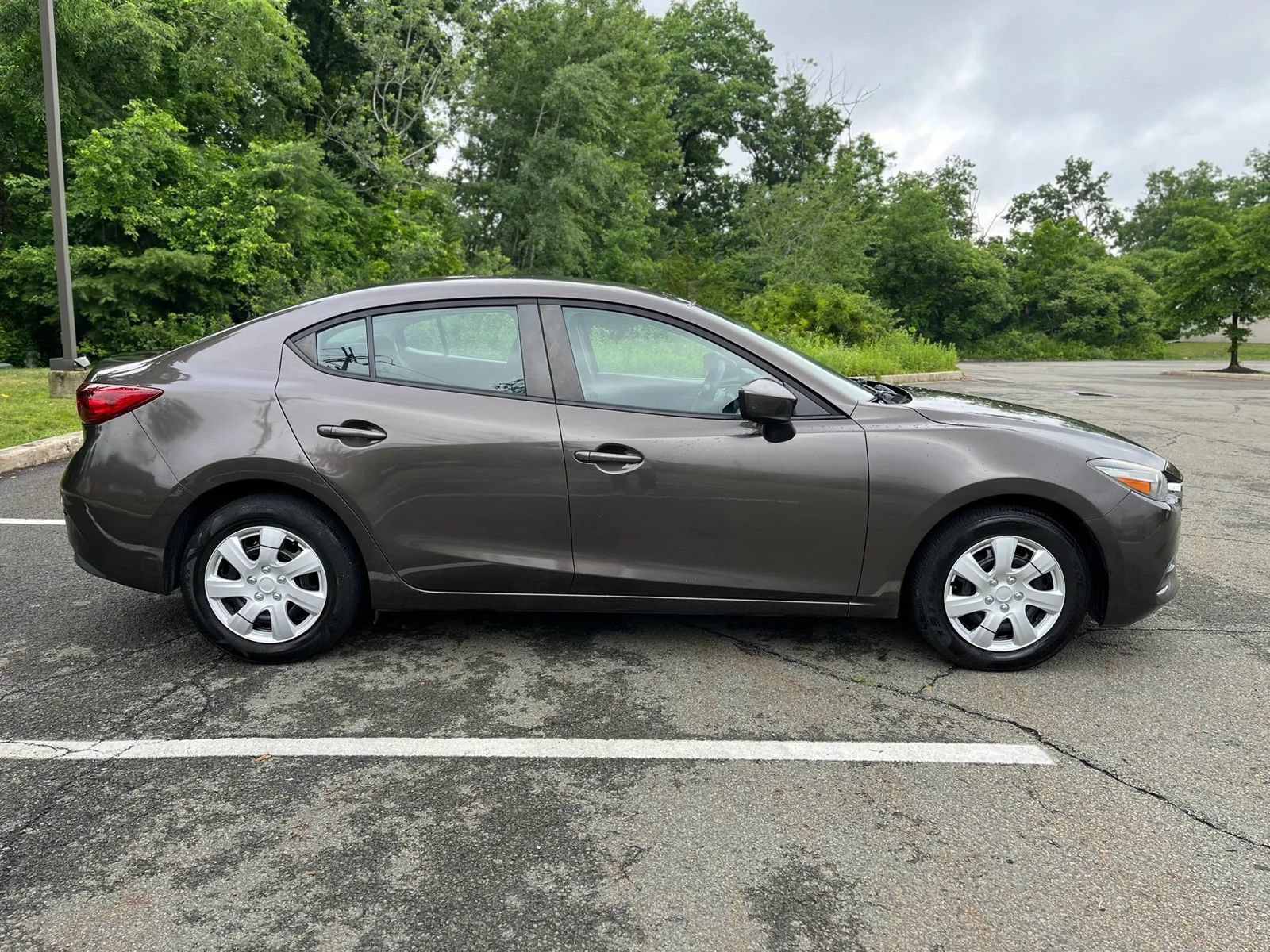 Used 2017 MAZDA MAZDA3 Sport FWD image 4