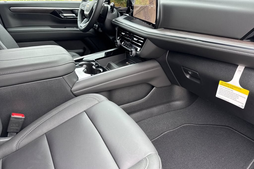 New 2026 Chevrolet Suburban LT w/ Comfort Package RWD image 17
