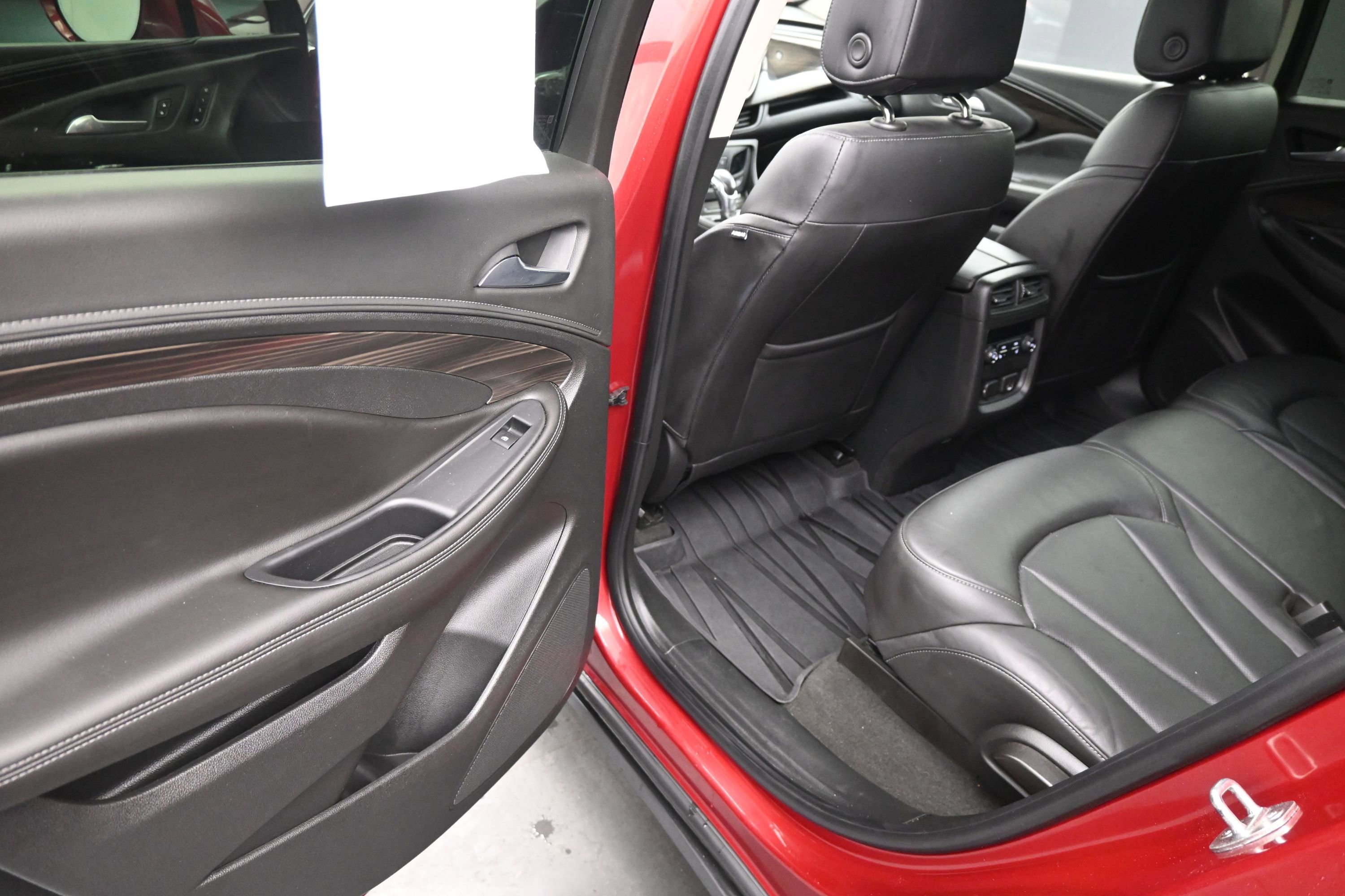 Used 2019 Buick Envision Premium AWD/4WD image 17