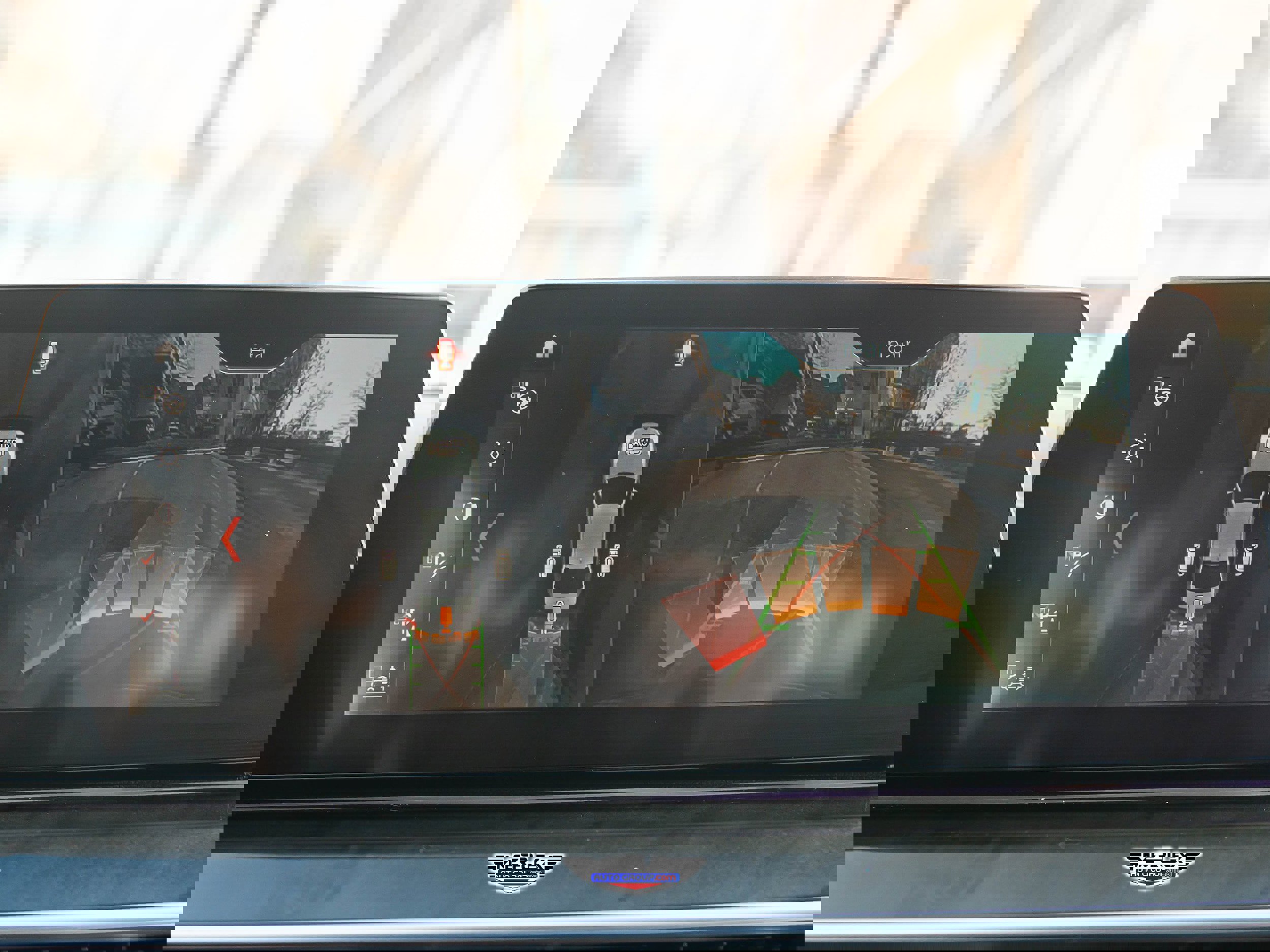 Used 2019 BMW 540i w/ M Sport Package image 32