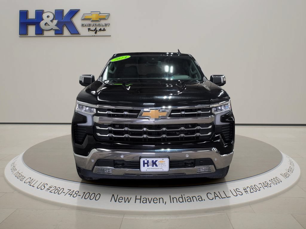 Used 2024 Chevrolet Silverado 1500 LTZ AWD/4WD image 2