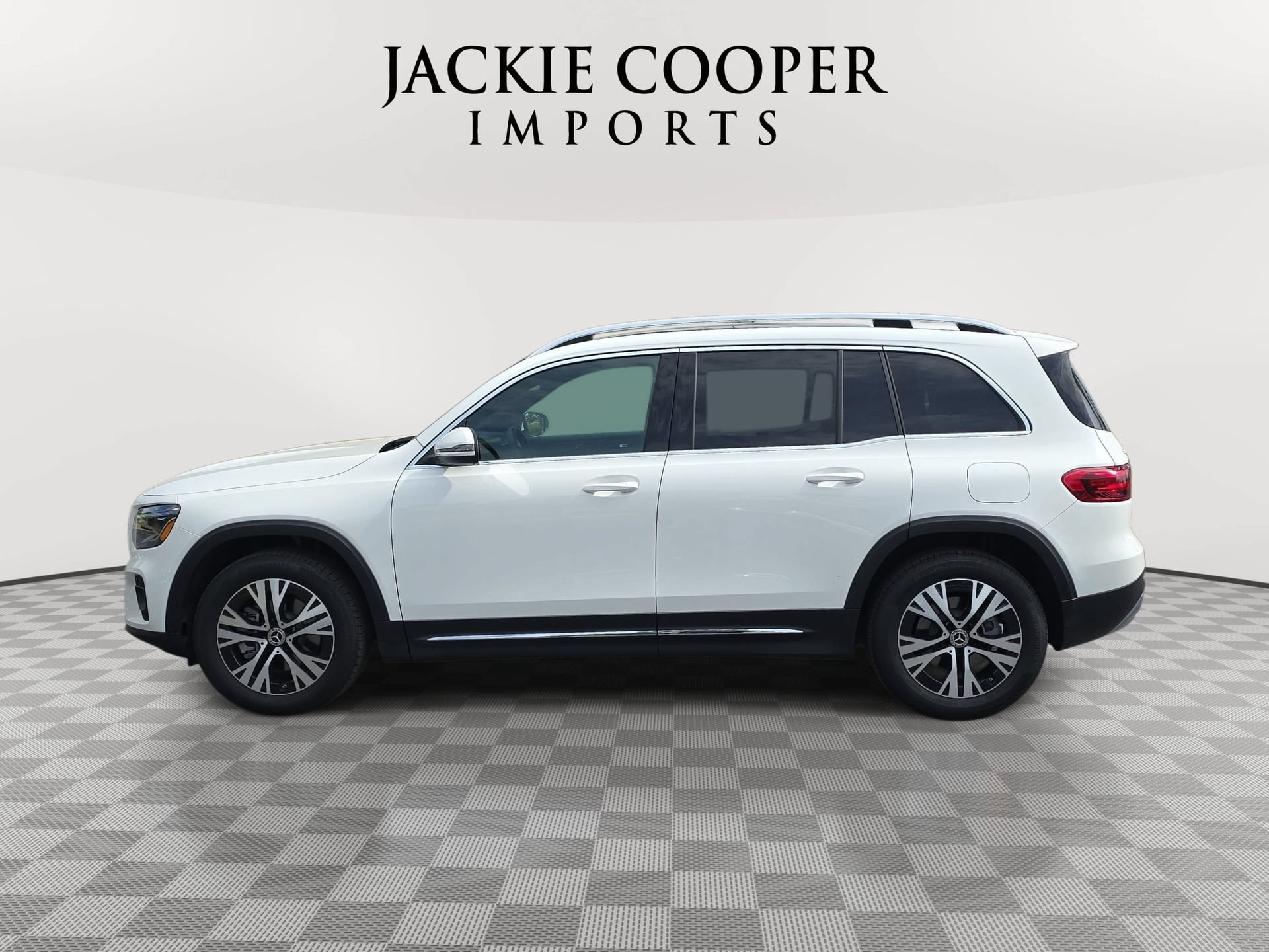 Used 2025 Mercedes-Benz GLB 250 image 8