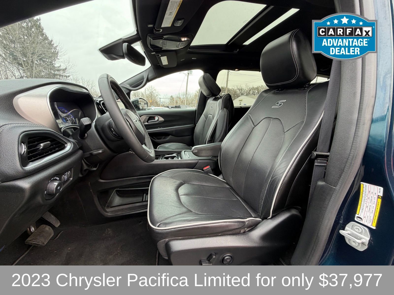 Used 2023 Chrysler Pacifica Limited w/ S Appearance Package image 14