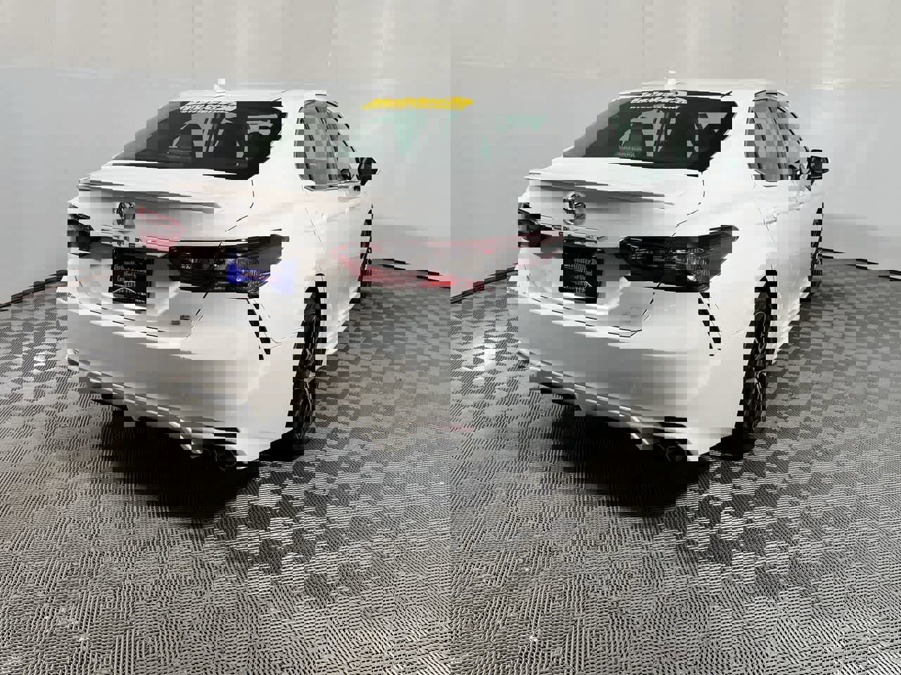 Used 2023 Toyota Camry SE image 8