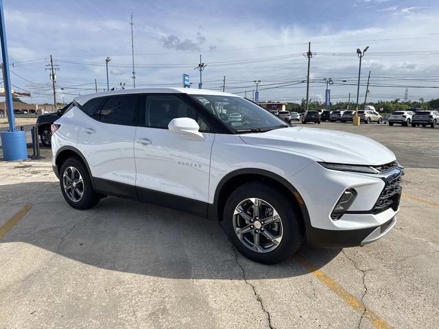 Used 2025 Chevrolet Blazer LT FWD image 6