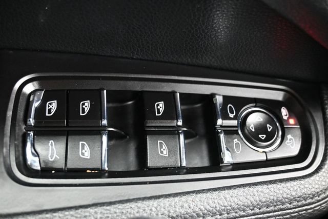 Used 2020 Porsche Macan AWD/4WD image 26