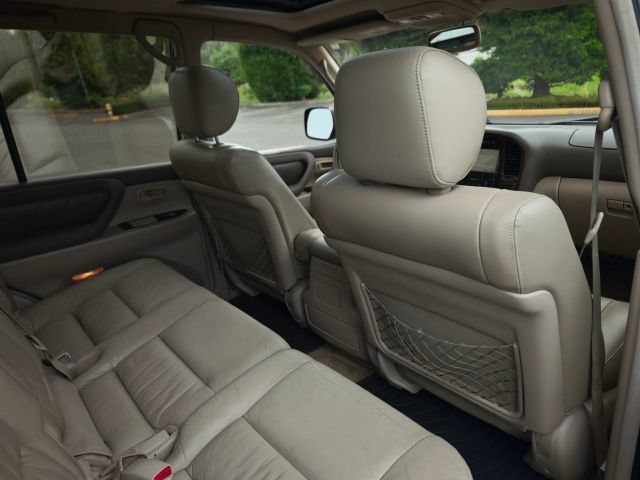Used 2002 Toyota Land Cruiser AWD/4WD image 46
