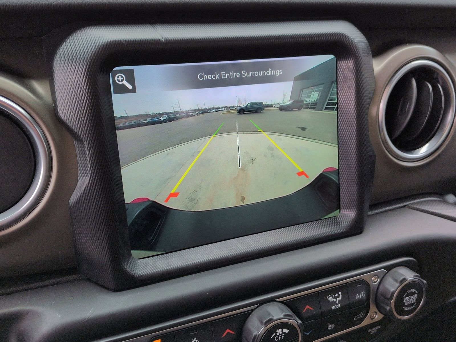 Used 2020 Jeep Gladiator Rubicon w/ Uconnect 4C Nav & Sound Group AWD/4WD image 35