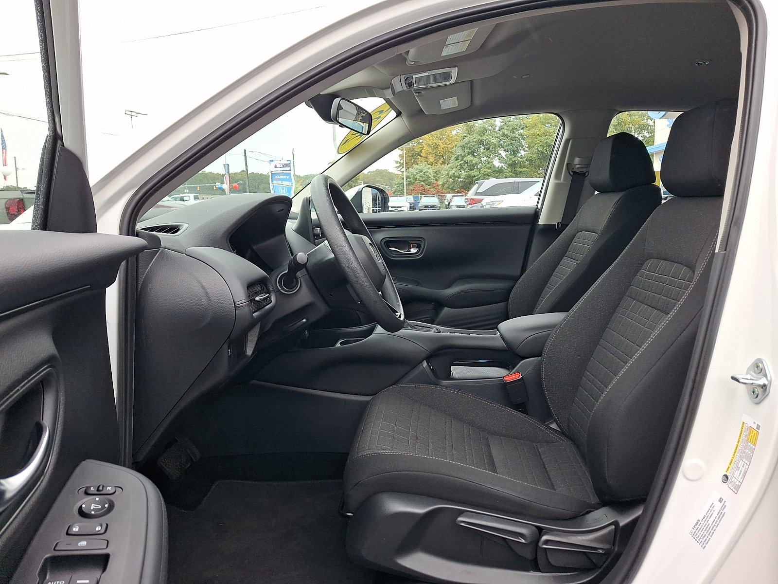 Used 2025 Honda HR-V LX image 13