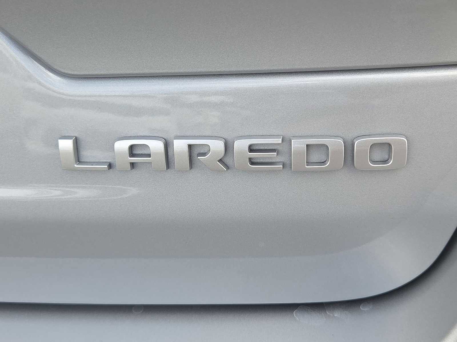 New 2025 Jeep Grand Cherokee Laredo X w/ Luxury Tech Group I image 12