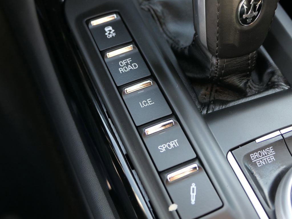Used 2024 Maserati Levante GT Ultima AWD/4WD image 23