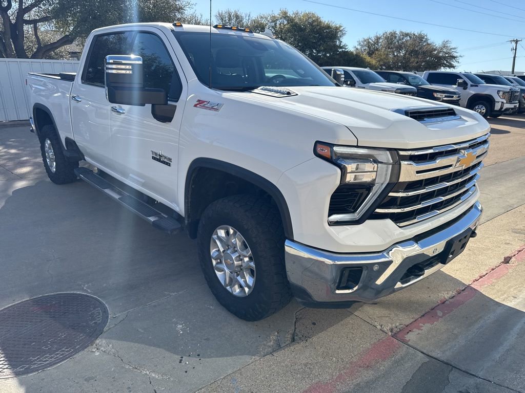 Used 2024 Chevrolet Silverado 2500 LTZ w/ LTZ Texas Edition image 9