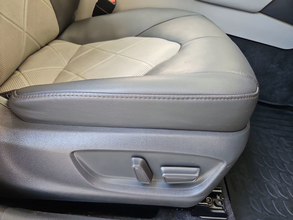 Used 2018 Toyota Camry XLE w/ Audio Package FWD image 27