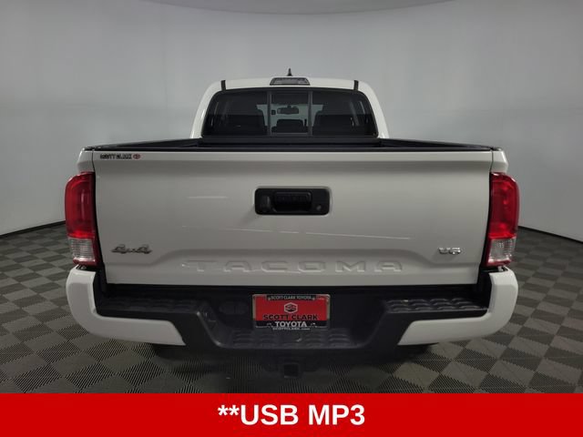 Used 2017 Toyota Tacoma SR5 AWD/4WD image 7
