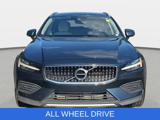 Used 2020 Volvo V60 T5 Cross Country w/ Protection Package Premier image 2