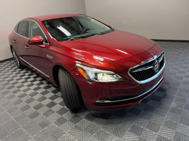 Used 2017 Buick LaCrosse Essence FWD image 2