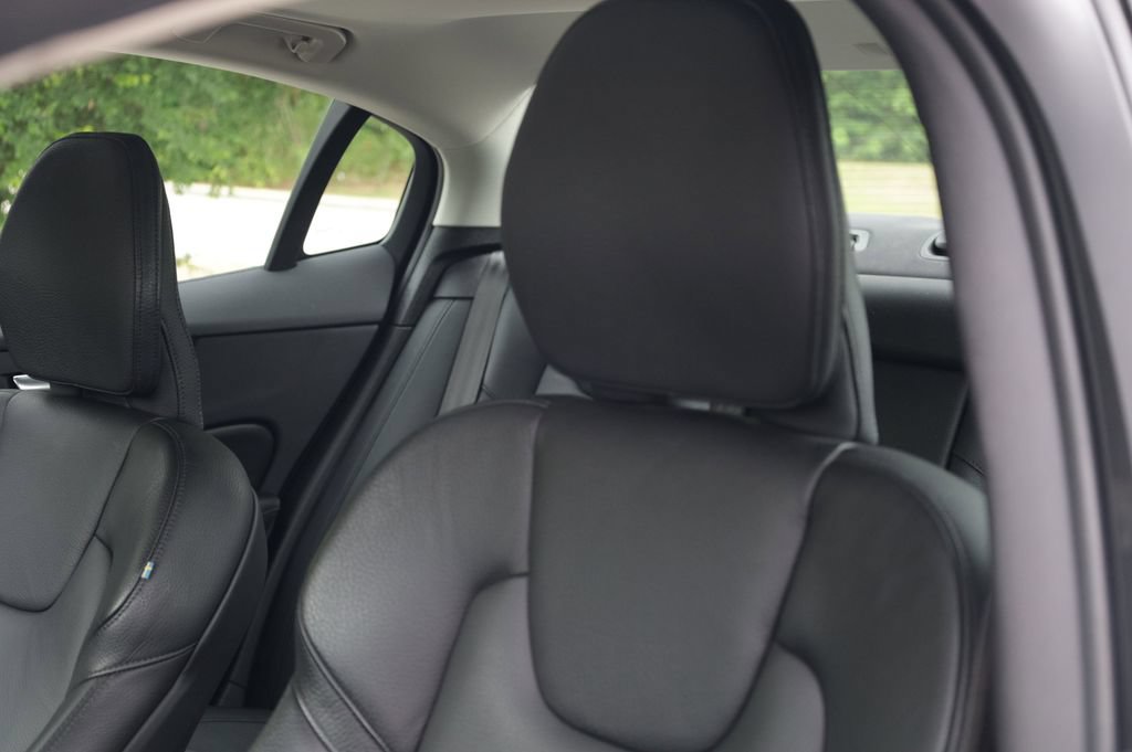 Used 2023 Volvo S60 B5 Plus w/ Climate Package FWD image 14