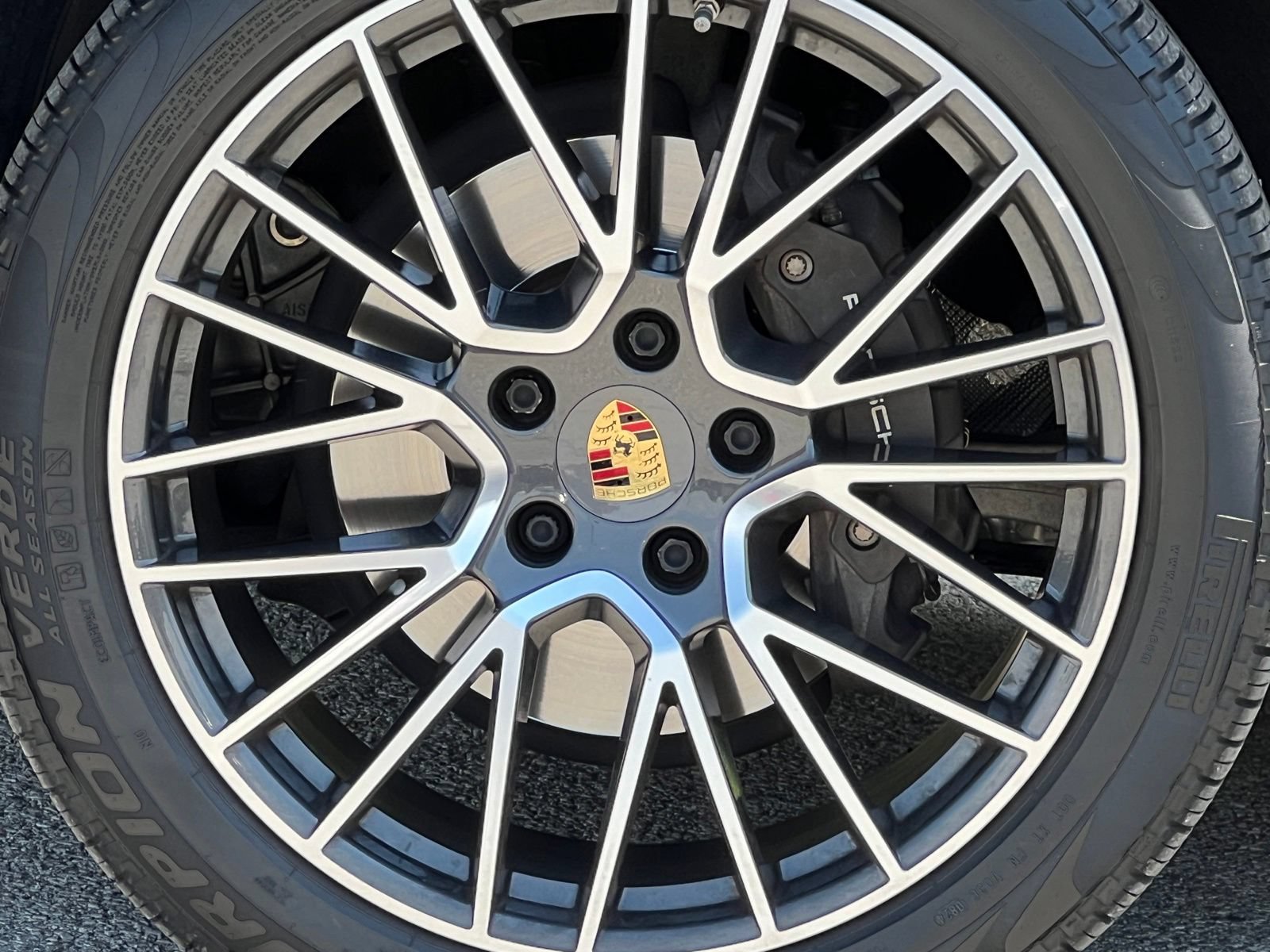 Certified 2020 Porsche Cayenne AWD/4WD image 12