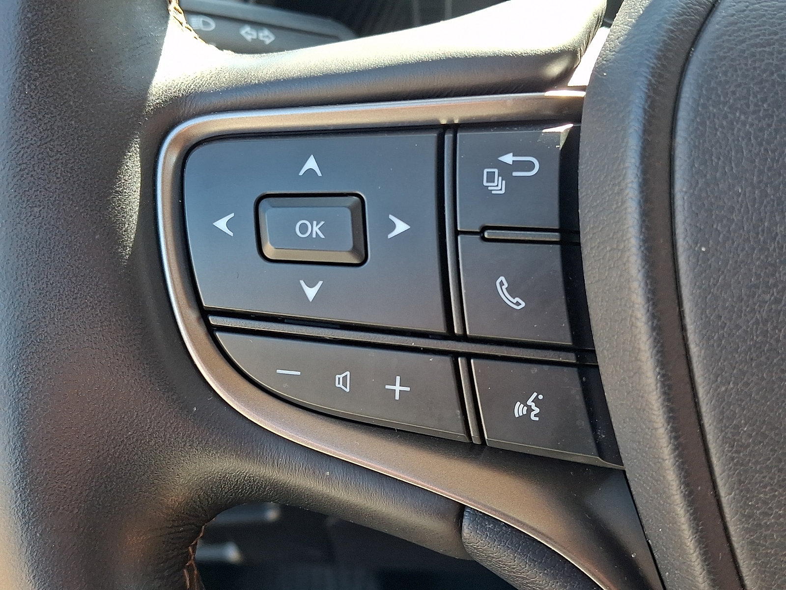 Certified 2022 Lexus UX 250h w/ Premium Package AWD/4WD image 22