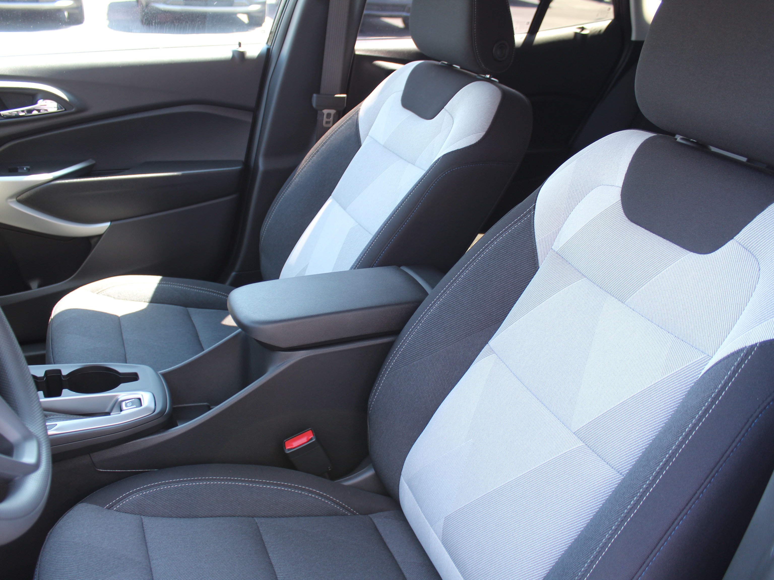 New 2026 Chevrolet Trax LS w/ LS Convenience Package FWD image 9