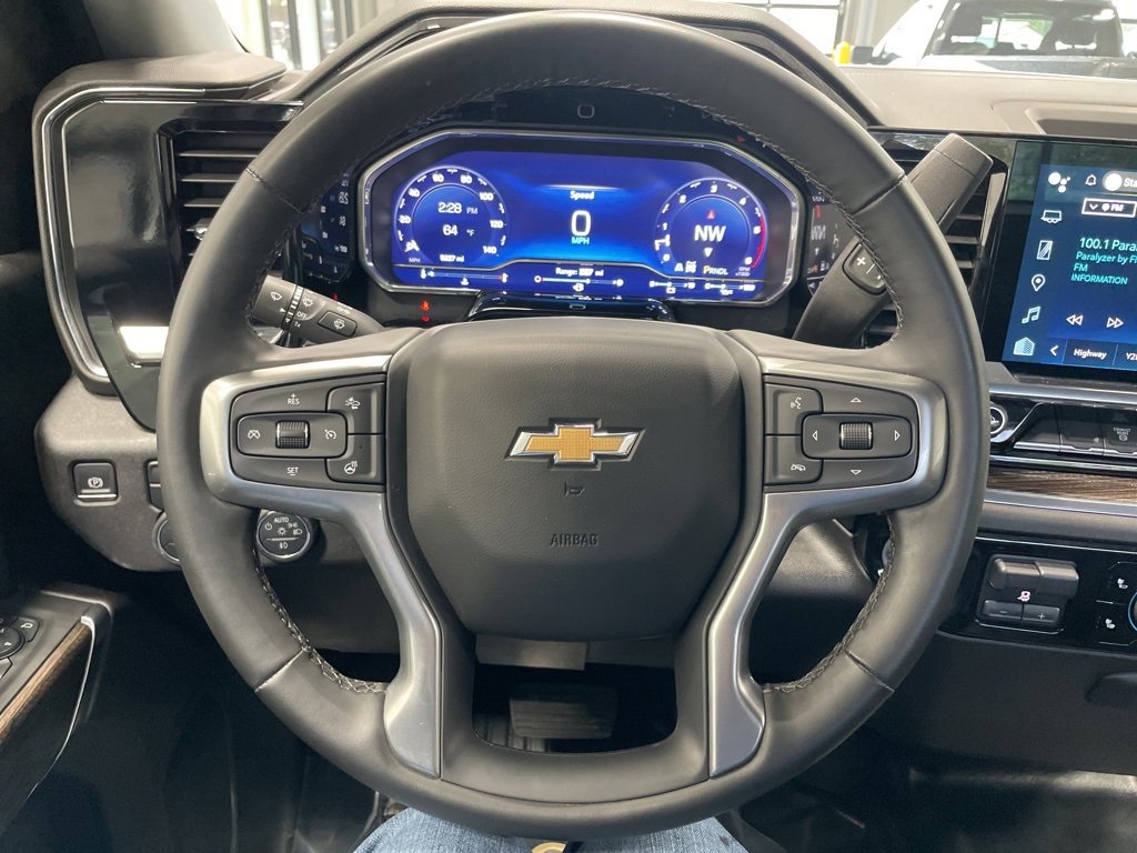 Used 2025 Chevrolet Silverado 2500 LT image 31