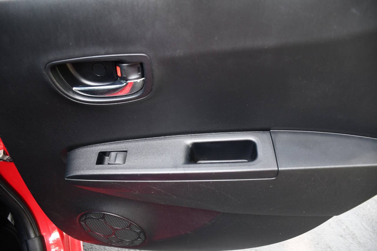Used 2013 Toyota Yaris LE FWD image 23